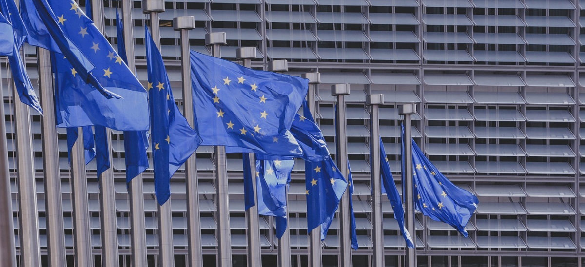 Europäische Flaggen wehen in Brüssel (Symbolbild). 